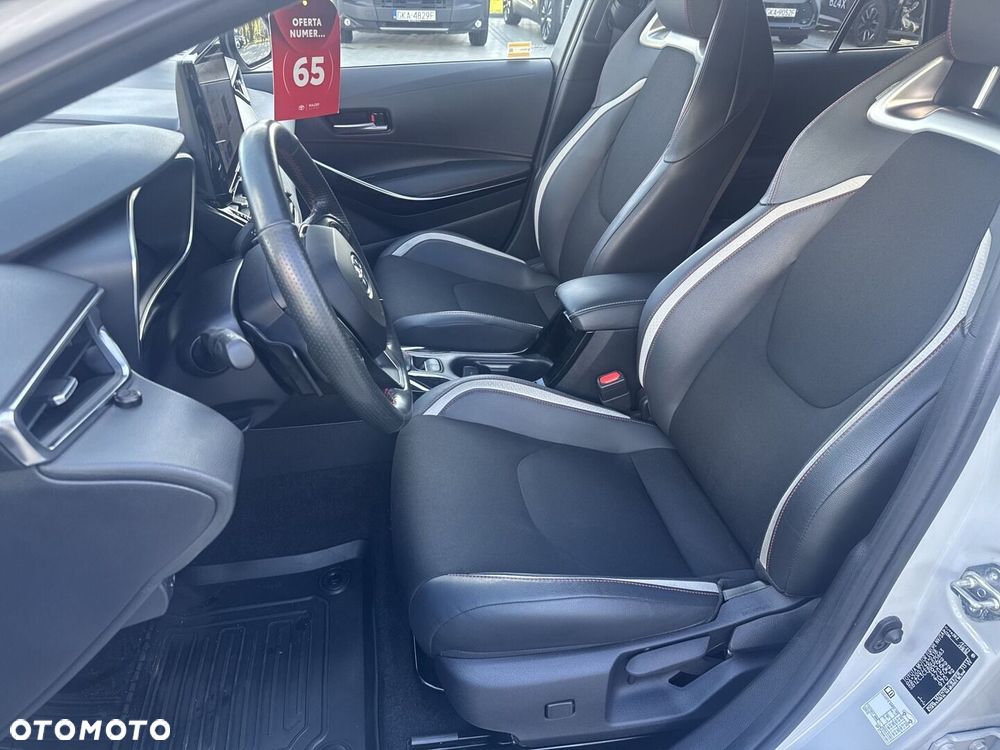 Toyota Corolla 2.0 Hybrid GR Sport Dynamic - 13