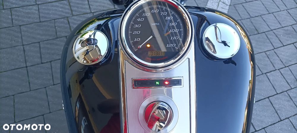 Harley-Davidson Touring Street Glide - 11