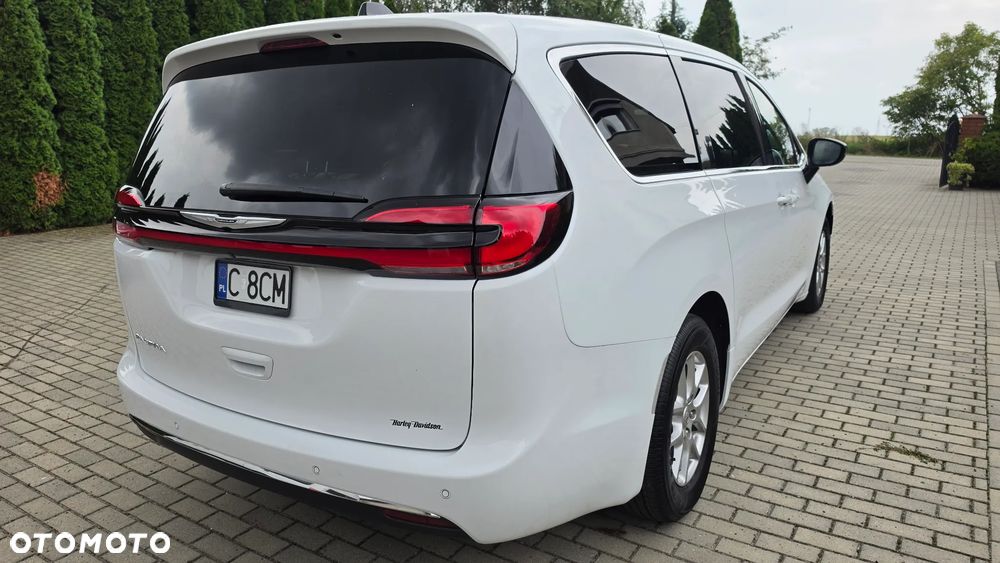Chrysler Pacifica - 4