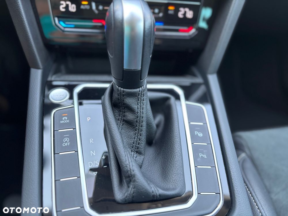 Volkswagen Passat 1.5 TSI EVO Elegance DSG - 34
