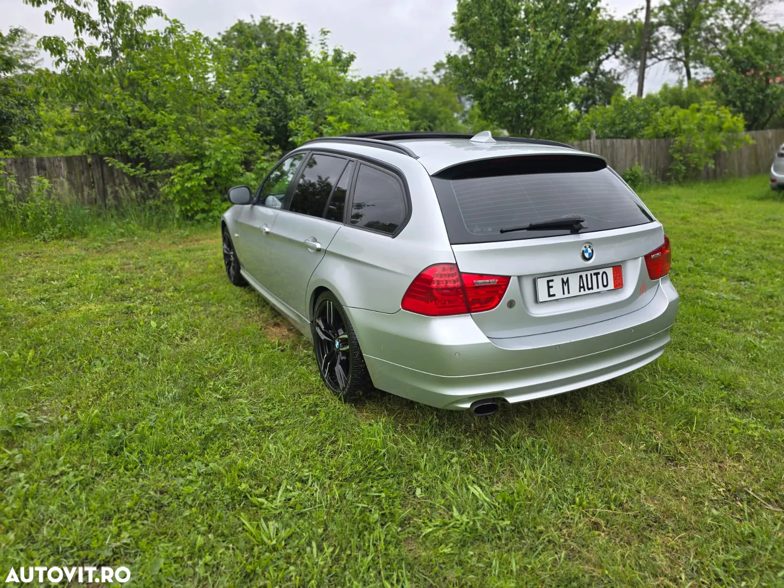 BMW Seria 3 320d DPF Touring Aut. - 10