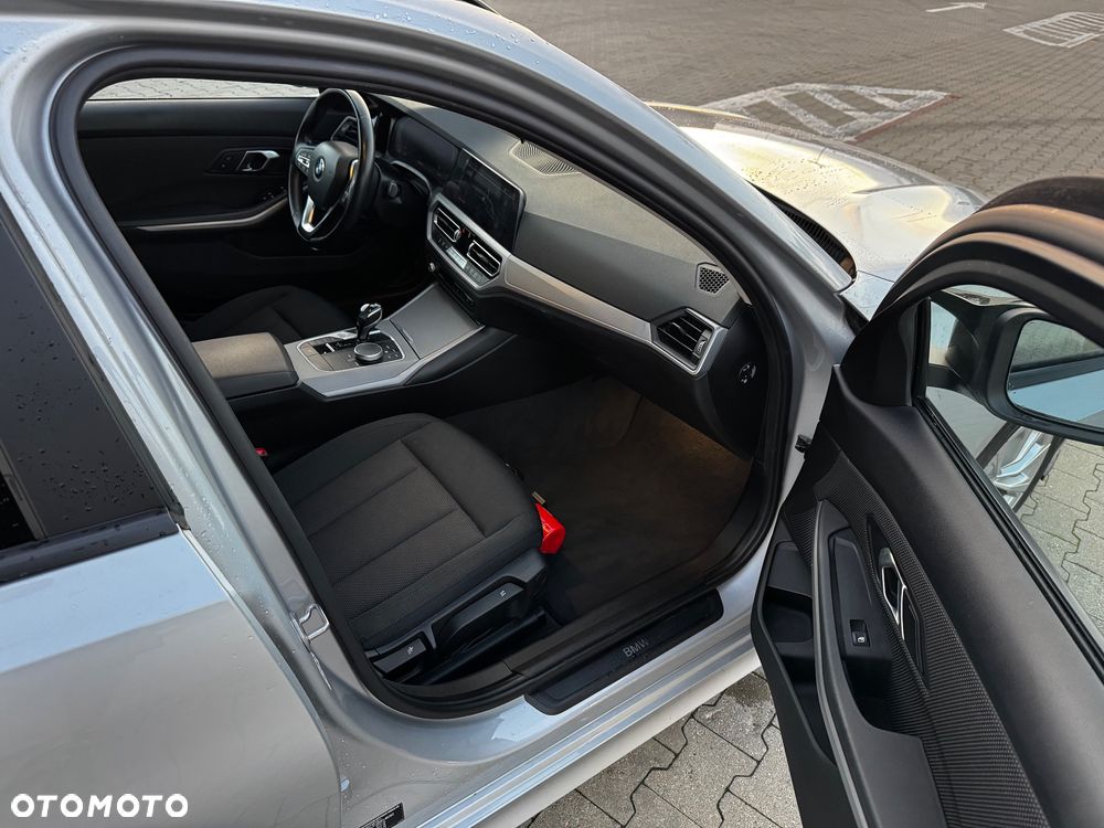BMW Seria 3 318d Advantage - 22