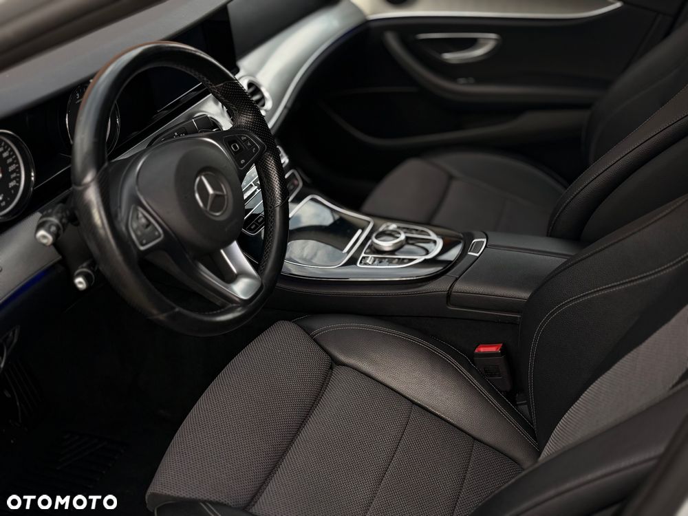 Mercedes-Benz Klasa E - 21