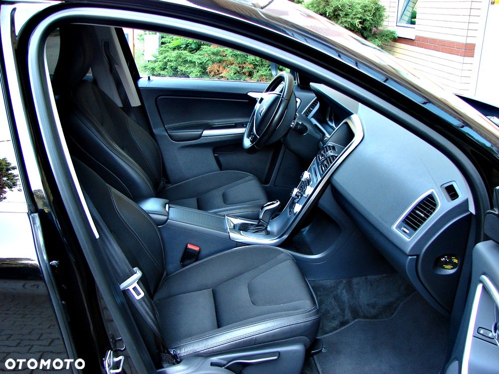 Volvo XC 60 D4 Geartronic Momentum Pro - 7