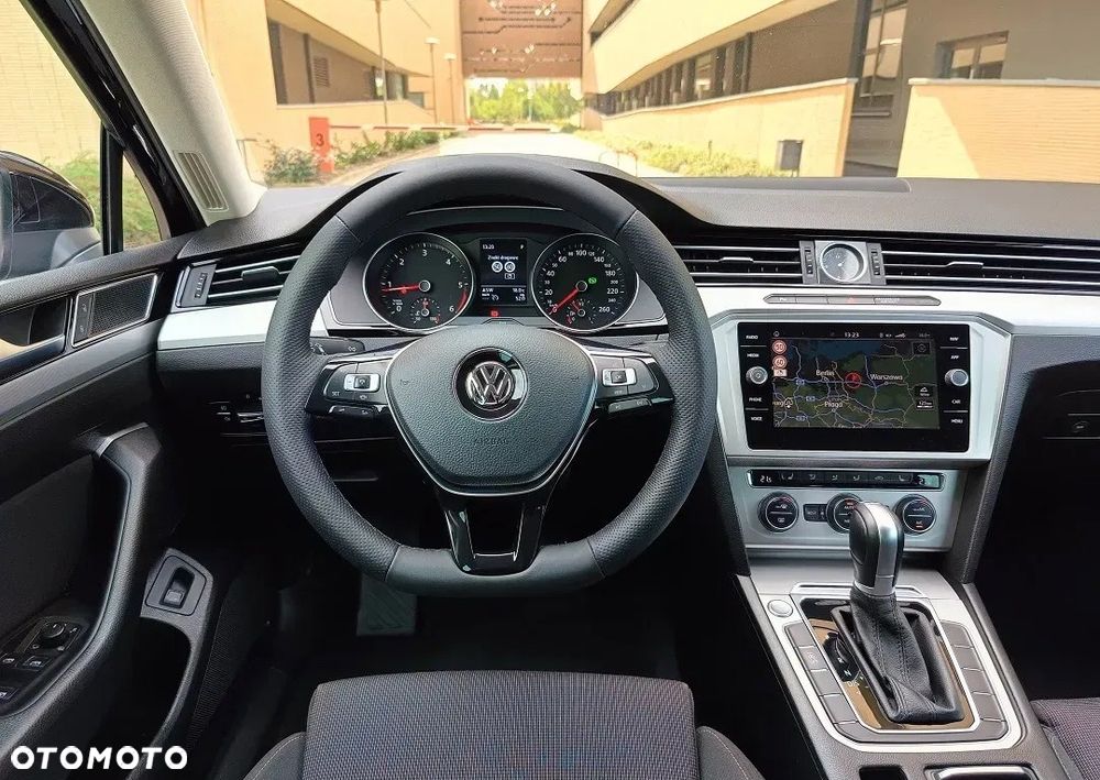 Volkswagen Passat - 17