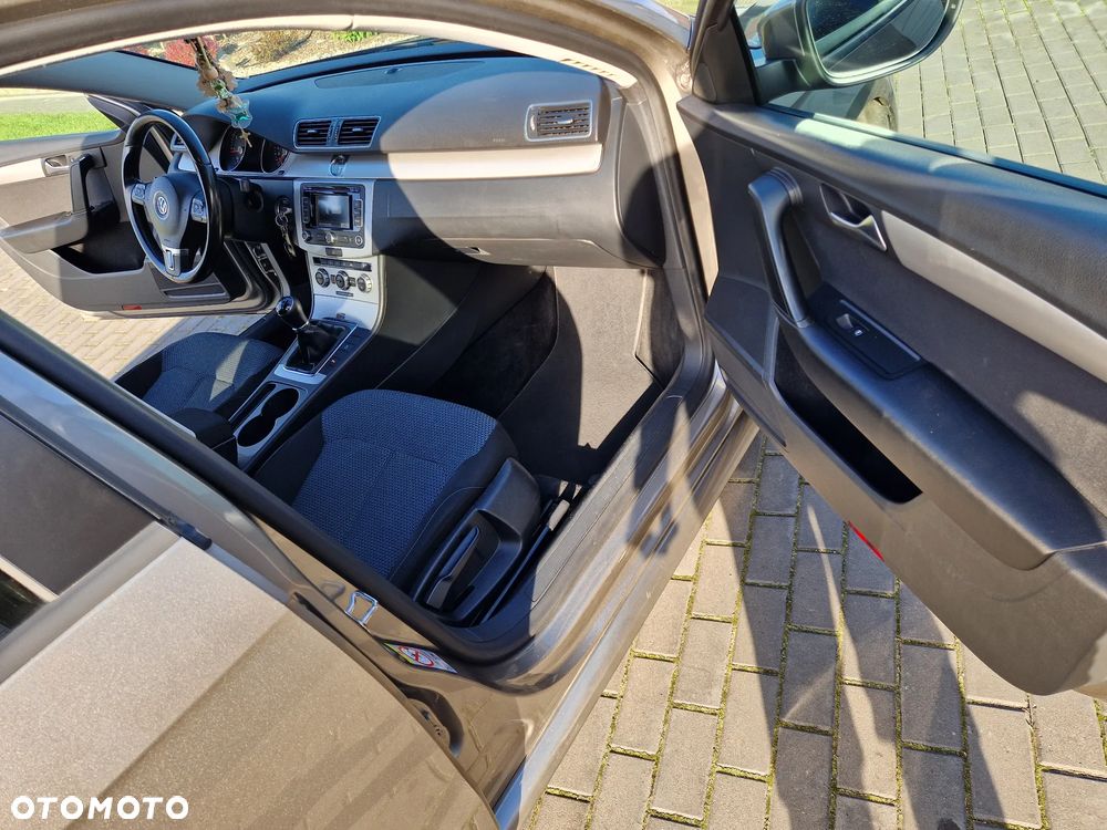 Volkswagen Passat 1.6 TDI Comfortline - 7