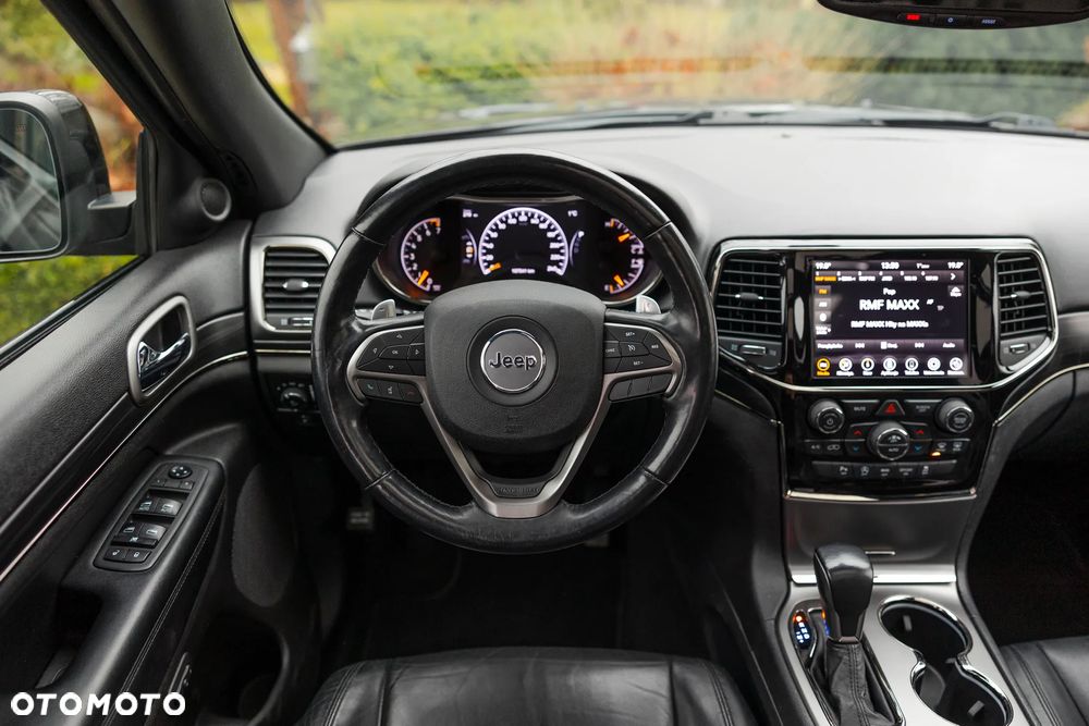 Jeep Grand Cherokee - 22