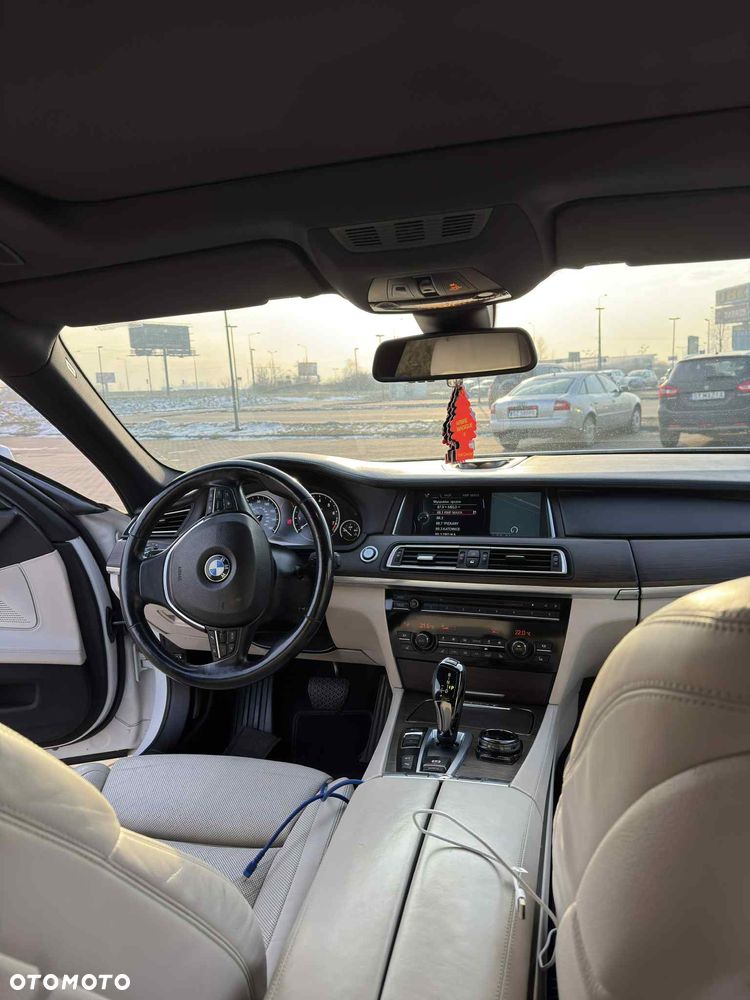 BMW Seria 7 - 8