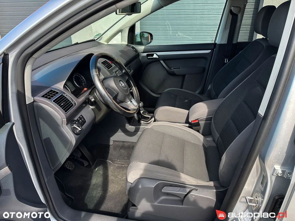 Volkswagen Touran - 21