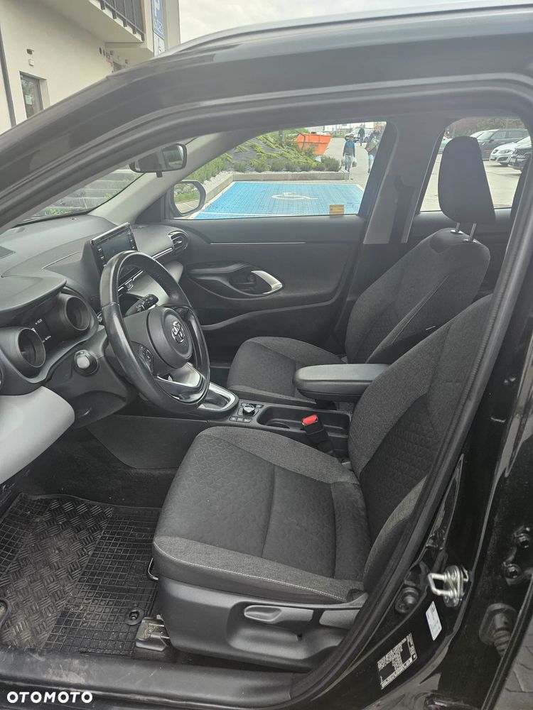 Toyota Yaris Cross Hybrid 1.5 Comfort 4x4 - 7