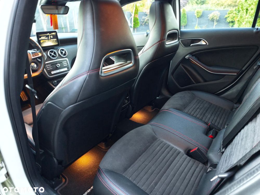 Mercedes-Benz Klasa A 220 4-Matic AMG Line - 12