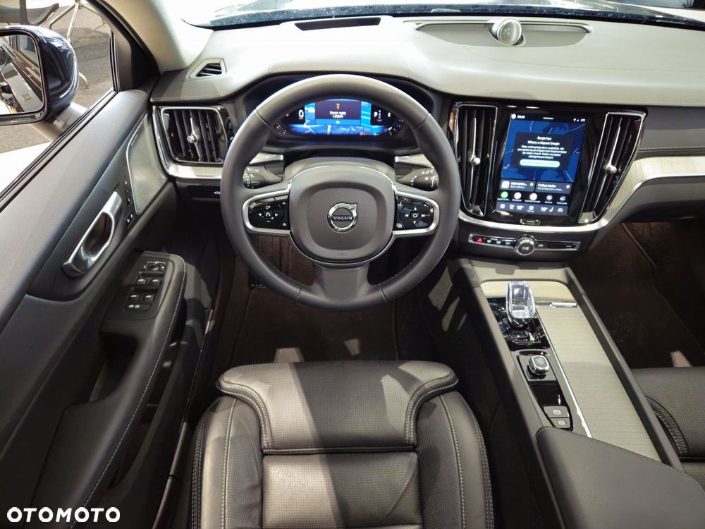 Volvo V60 Cross Country - 13