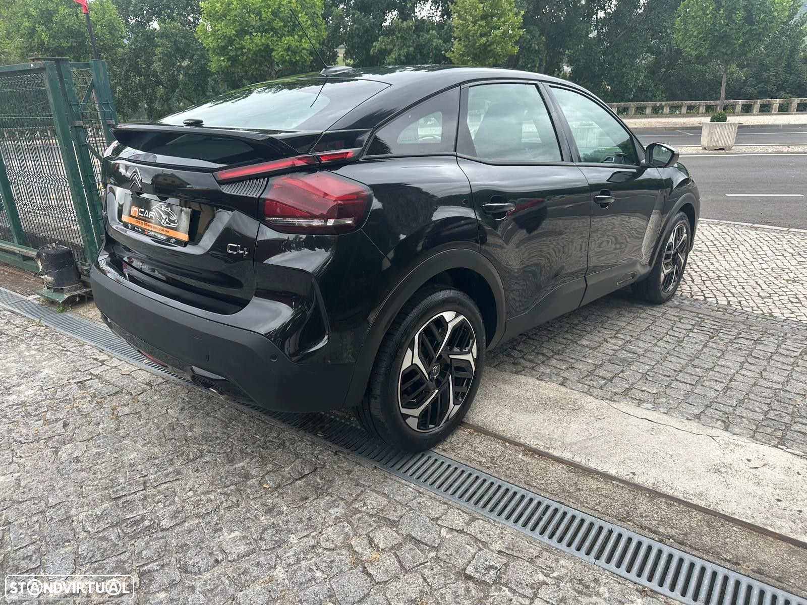 Citroën C4 1.2 PureTech Shine - 10
