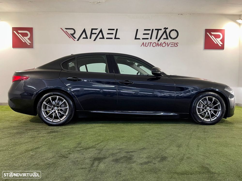 Alfa Romeo Giulia 2.2 D - 5