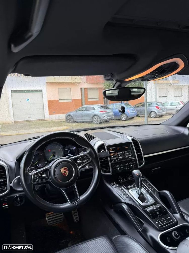 Porsche Cayenne S E-Hybrid — fotografia 18