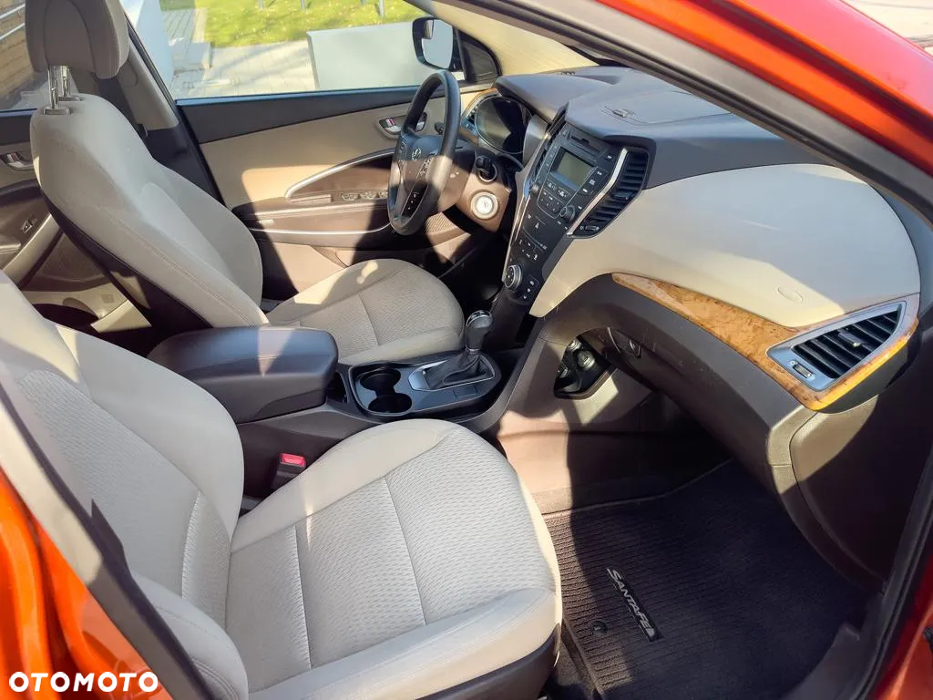 Hyundai Santa Fe 2.4 Sport Utility - 14