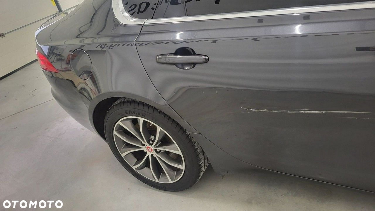 Jaguar XF 2.0 T Prestige - 5