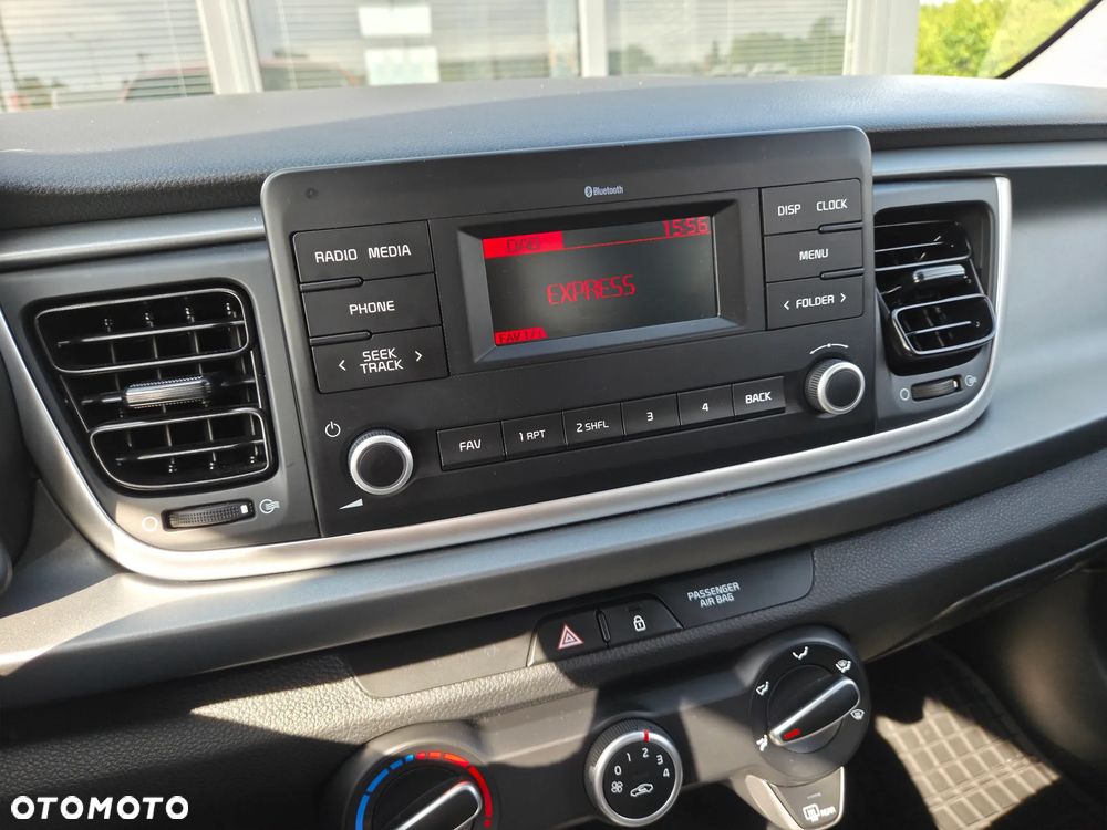 Kia Rio 1.2 M - 10