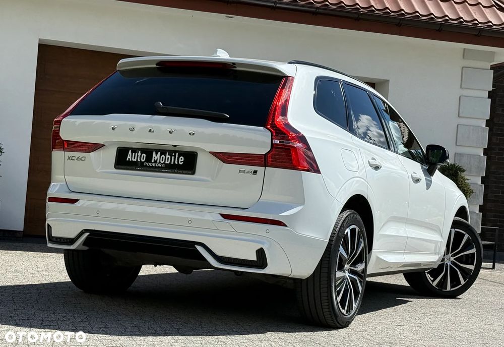 Volvo XC 60 B4 D AWD Plus Dark - 4