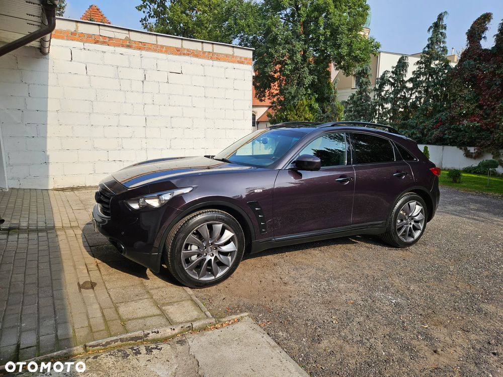 Infiniti QX70 - 12