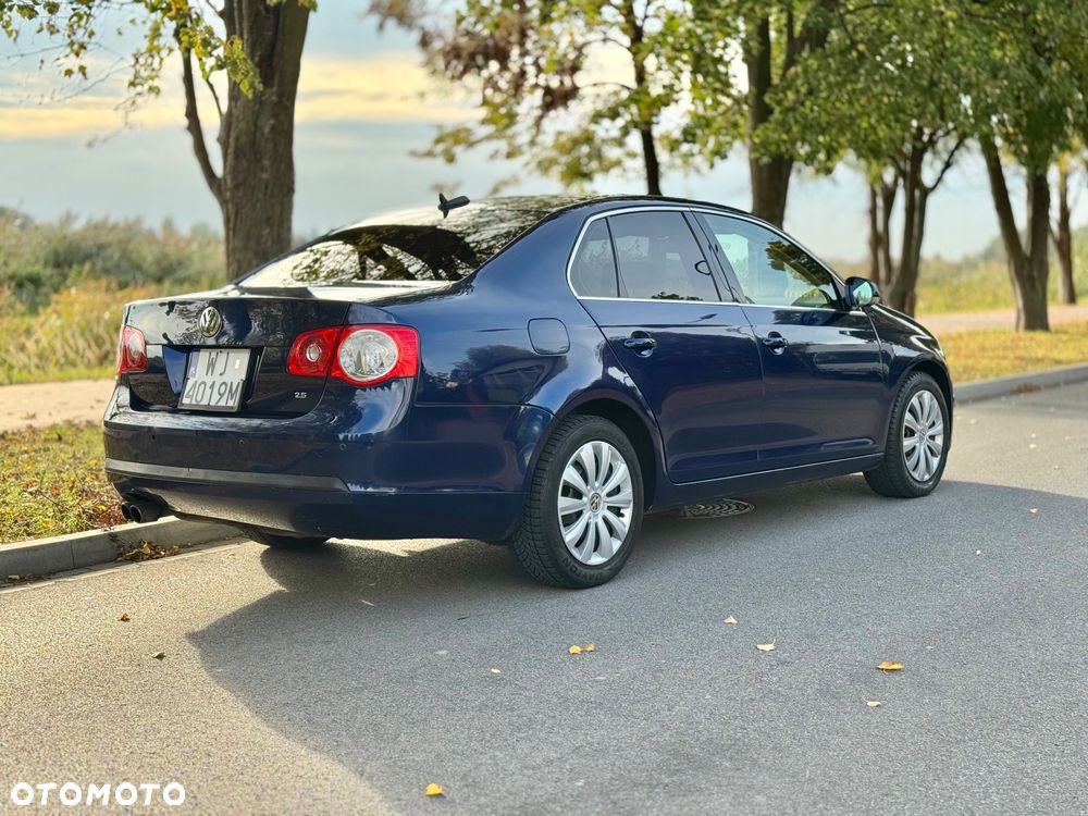 Volkswagen Jetta 2.5 - 4