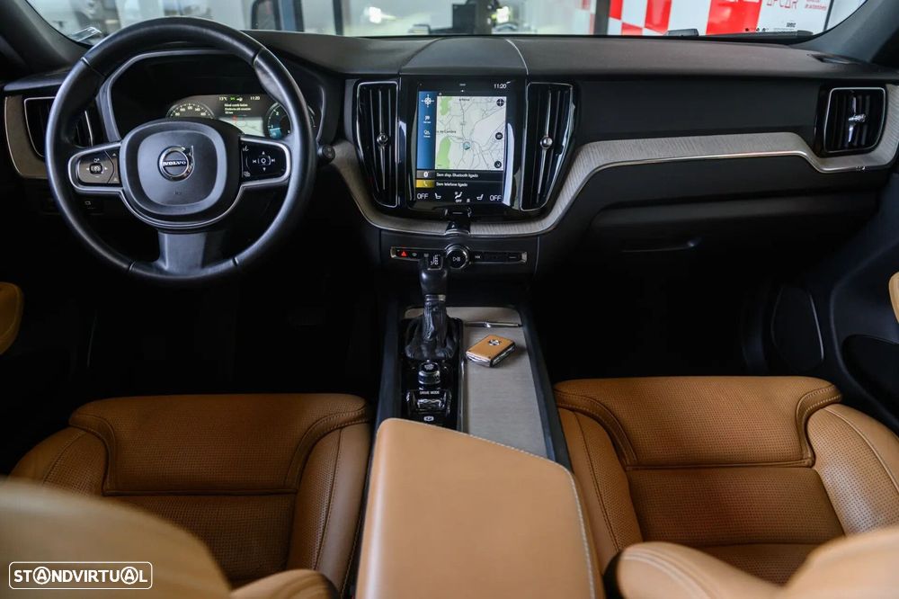 Volvo XC 60 2.0 D4 Inscription AWD Geartronic - 53