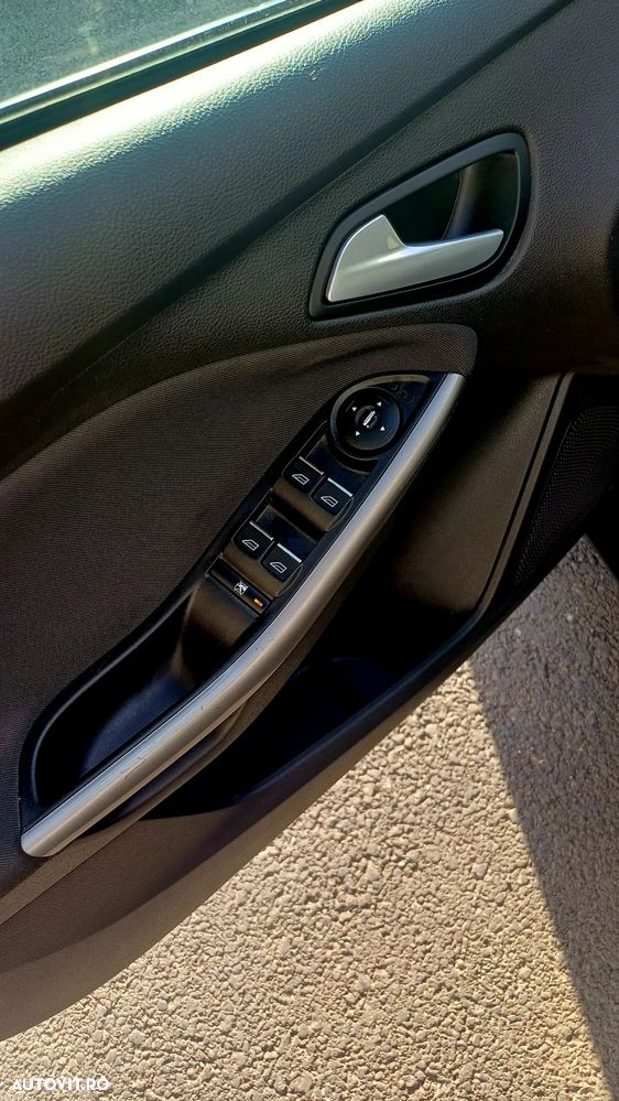 Ford Focus 1.0 EcoBoost Sport - 11