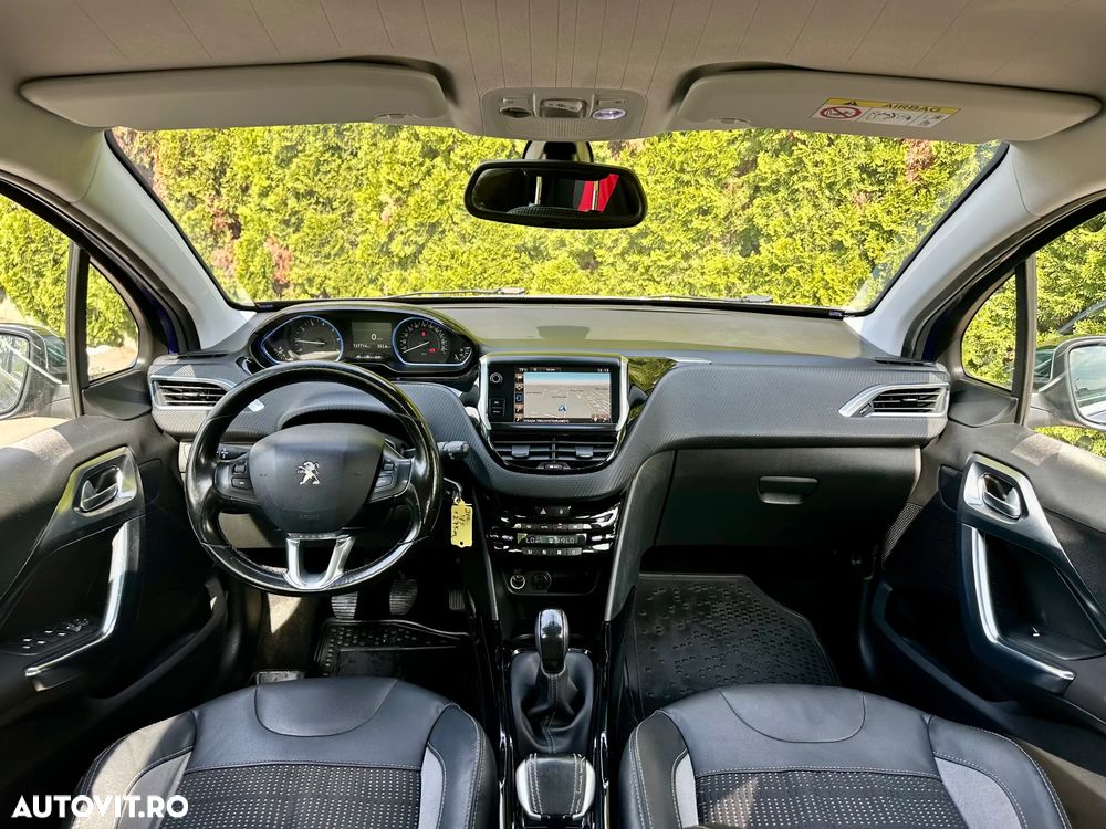 Peugeot 2008 - 8