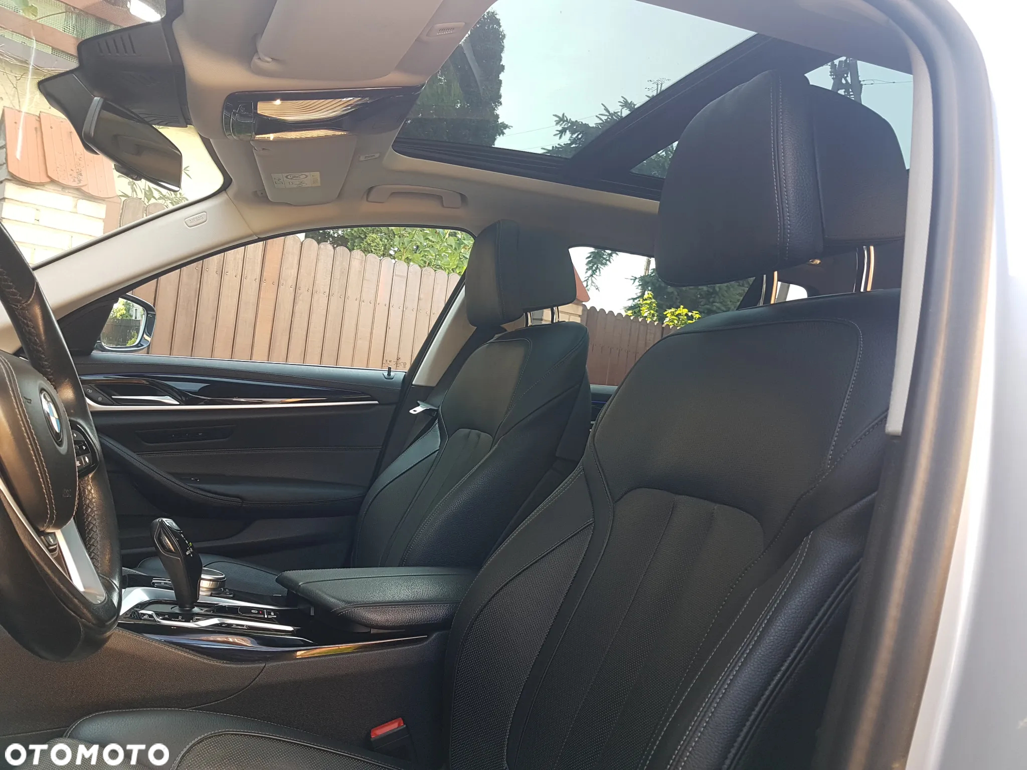 BMW Seria 5 520i Luxury Line - 10