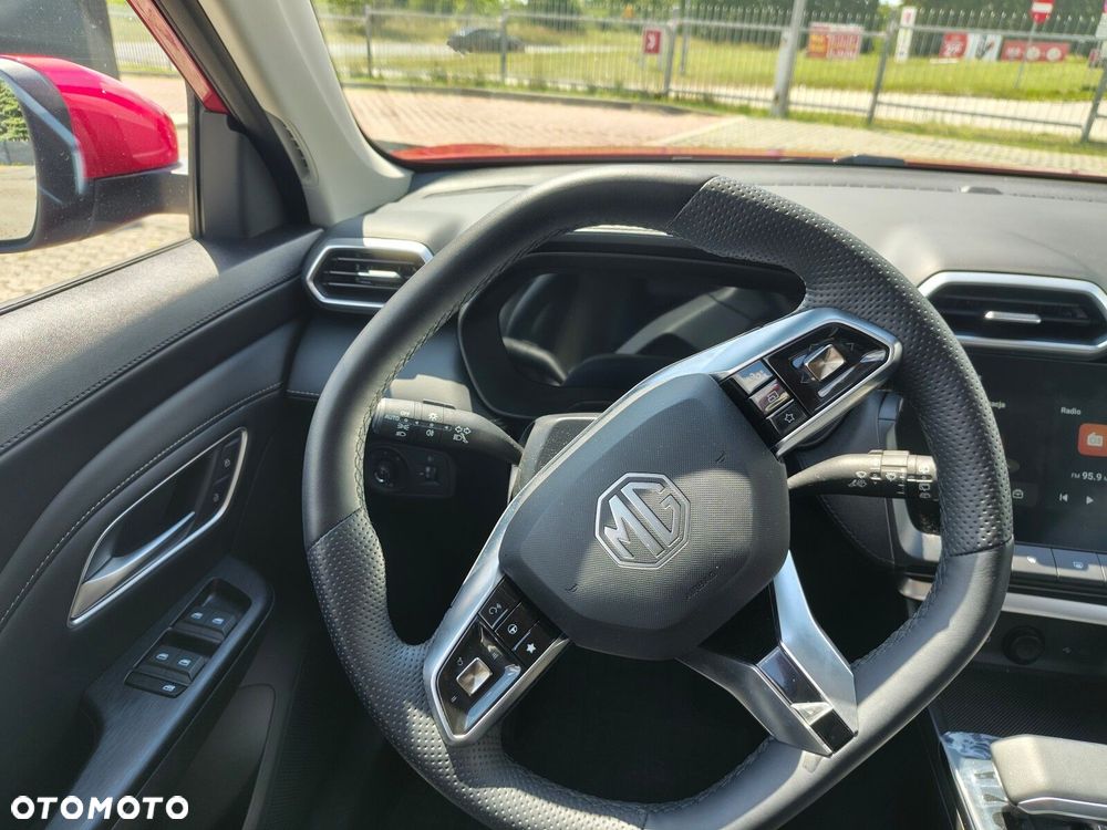 MG ZS Hybrid+ - 17