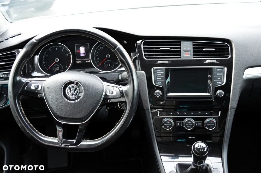 Volkswagen Golf 1.2 TSI BMT Trendline - 16
