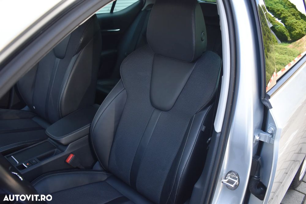 Skoda Octavia 2.0 TDI DSG 4X4 Style - 10