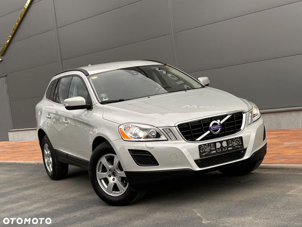 Volvo XC 60 D4 Geartronic Momentum - 11
