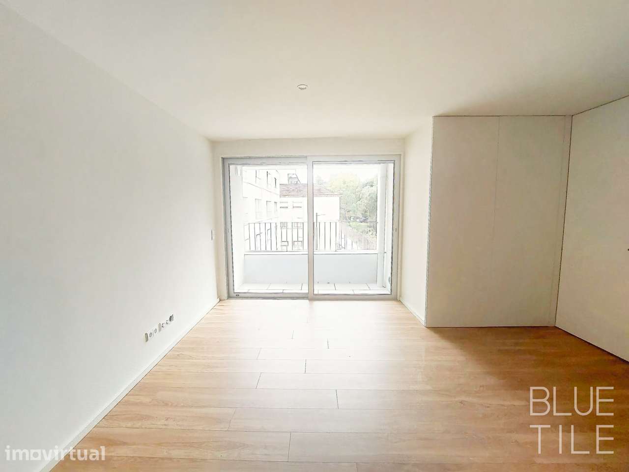 Apartamento T1 - voltado para o parque do Covelo, com lugar de garagem - Grande imagem: 5/36