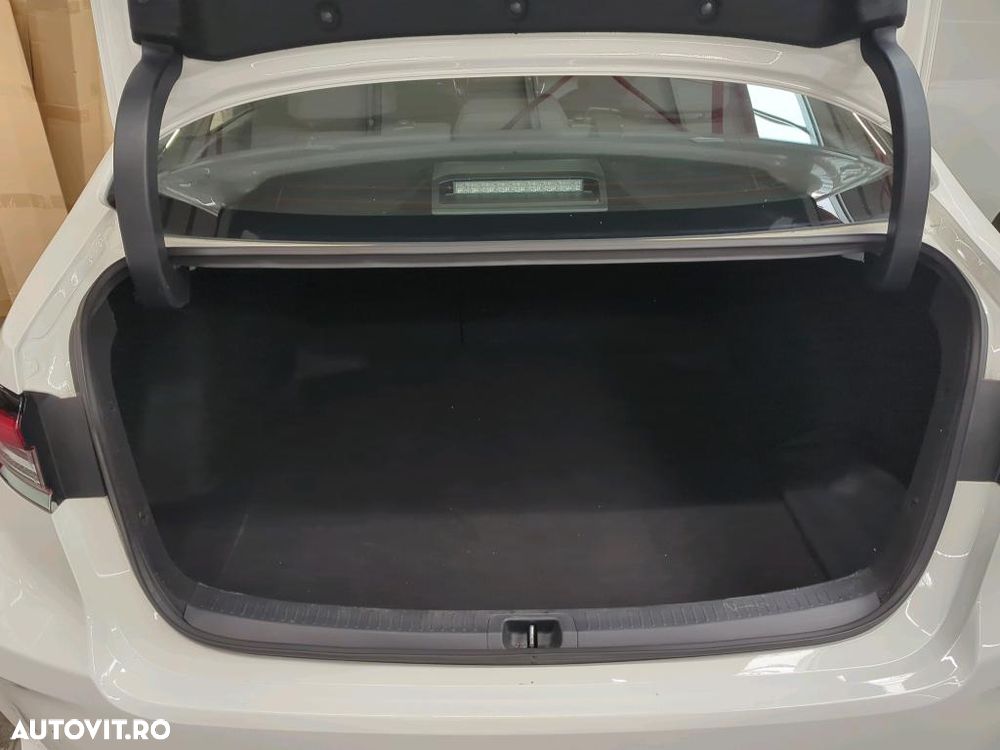 Toyota Corolla 1.8 HSD Business - 22