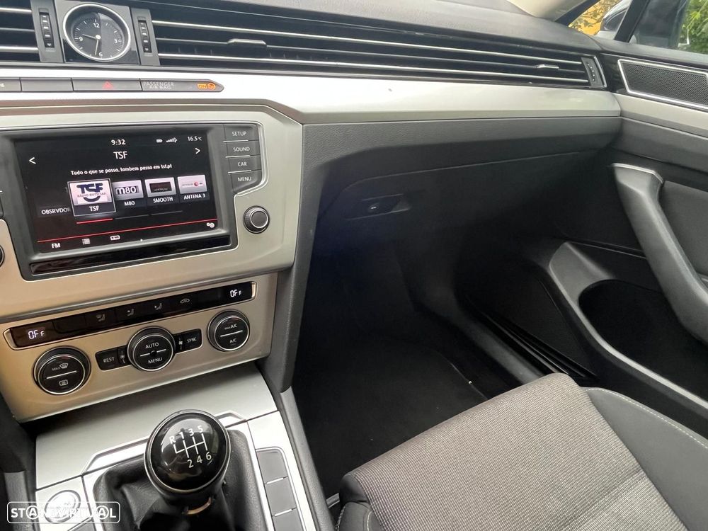 VW Passat Variant 2.0 TDi Confortline - 10