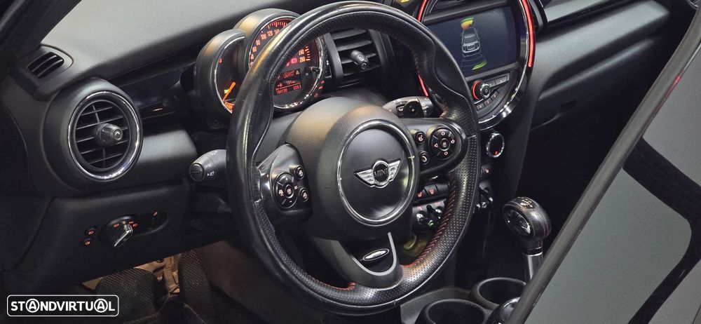 MINI 5 Portas Cooper SD Auto Desportiva - 35