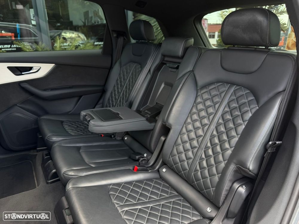 Audi Q7 60 TFSIe quattro S line Tiptronic - 25