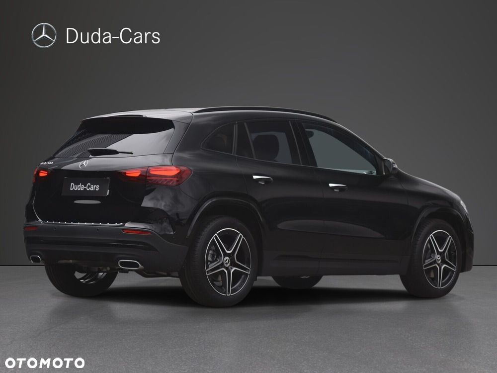 Mercedes-Benz GLA 200 AMG Line - 3