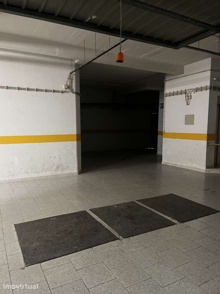 Garagem fechada 17 m² à venda | Quintinhas – Charneca da Caparica - Grande imagem: 2/4