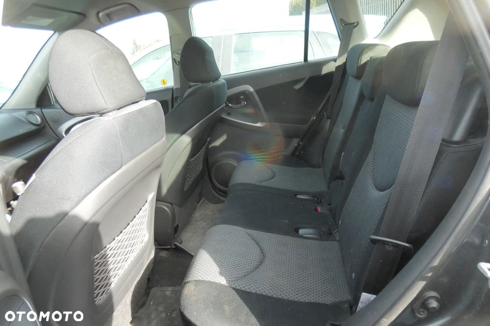 Toyota RAV4 2.2 D-4D Premium - 10