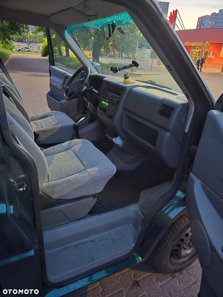 Volkswagen Multivan Standard - 2