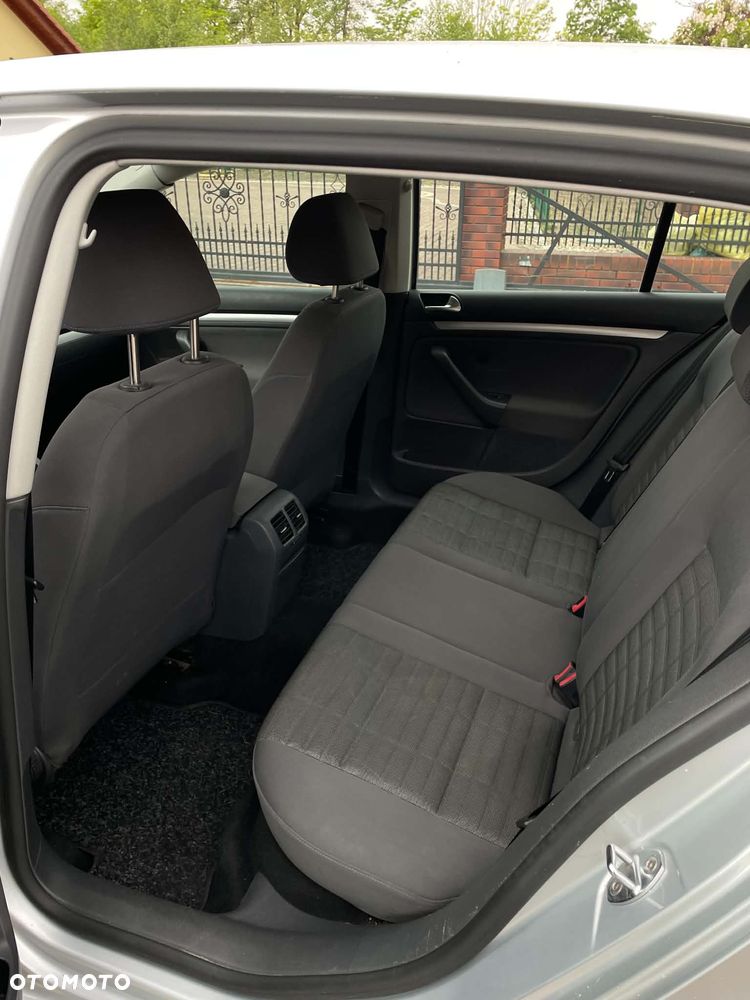 Volkswagen Golf - 9
