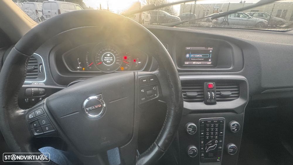 Volvo V40 2.0 D2 Momentum Eco - 8