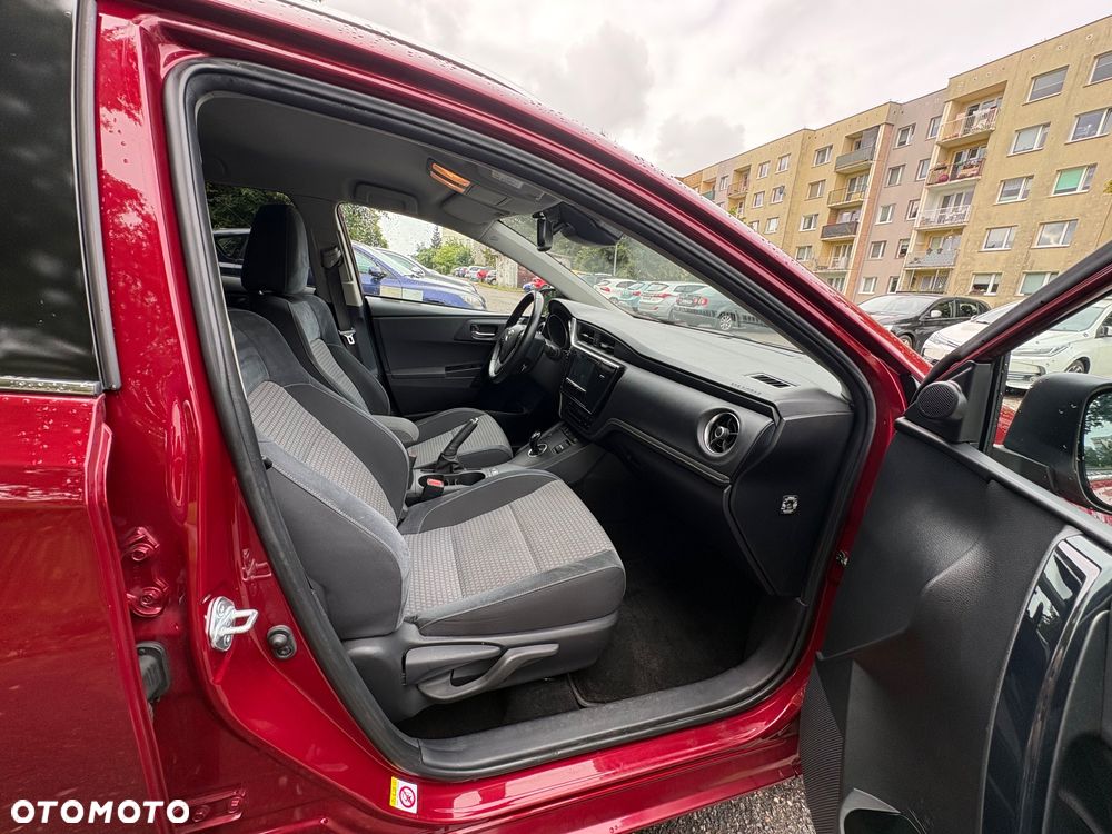 Toyota Auris Hybrid 135 Dynamic - 5