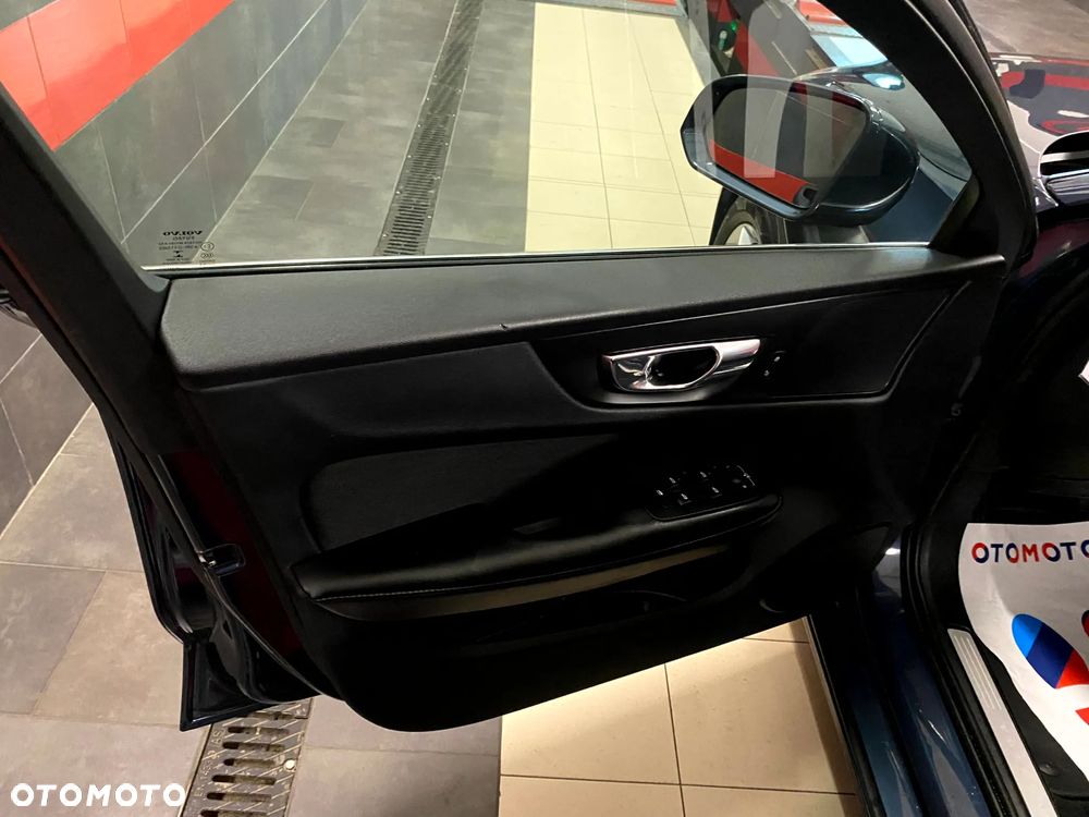 Volvo V60 D4 Geartronic Momentum - 14