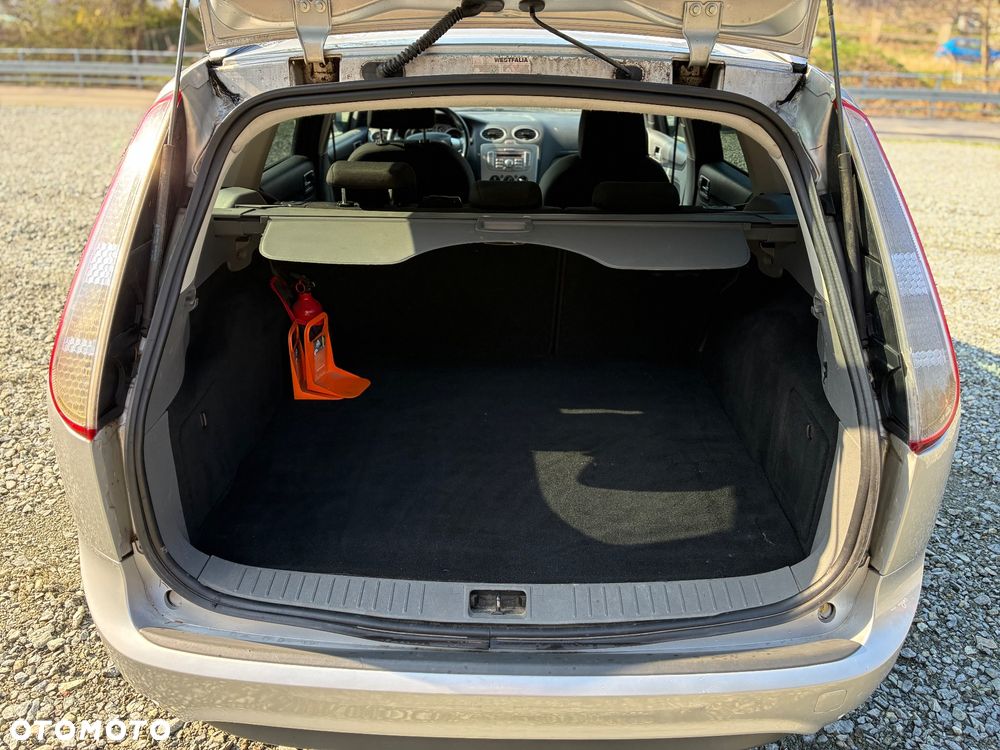 Ford Focus 1.6 Trend - 14