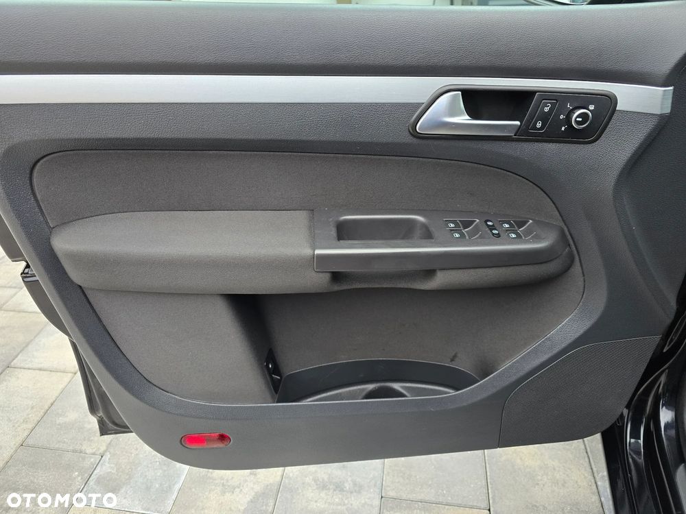 Volkswagen Touran - 8