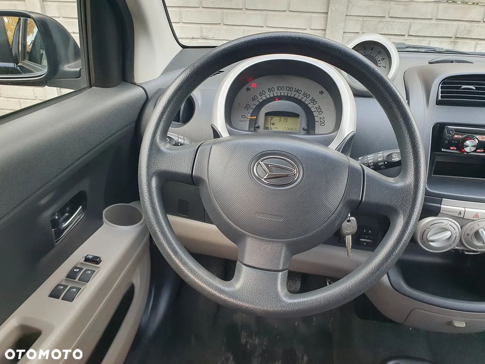 Daihatsu Sirion 1.3 - 23