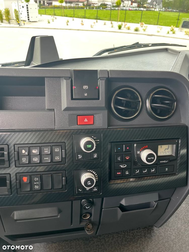 Renault T 480 - 9